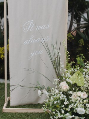 Welcome Sign Flowers