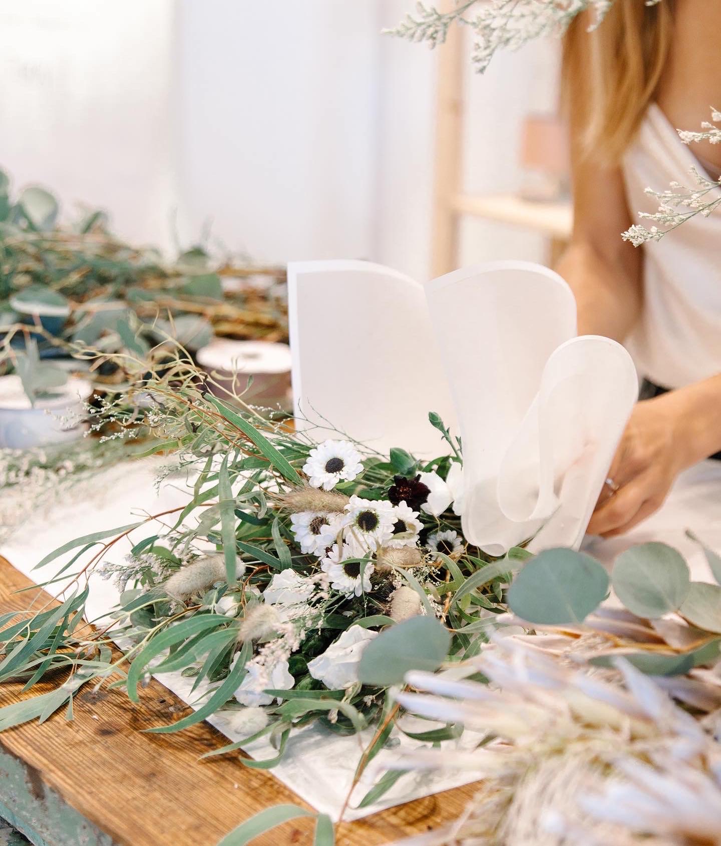 Cursive | Floral Bar Pop-Up