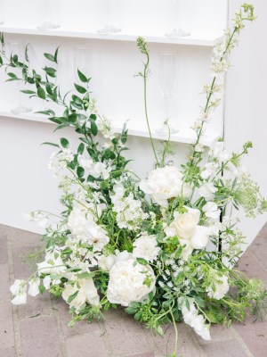 Petite Welcome Sign Ground Flowers